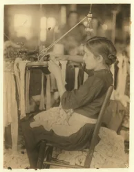 Cherokee Hosiery Mill, Roma, Georgia som bruker dreiere og løkkere i alderen 8 og 9, 1913