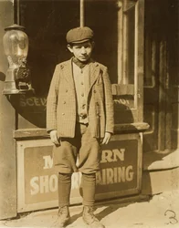 Jacob Futterman, en 16 år gammel kokosnøttbarberer på Kibbe#39;s Factory i Springfield, Massachusetts