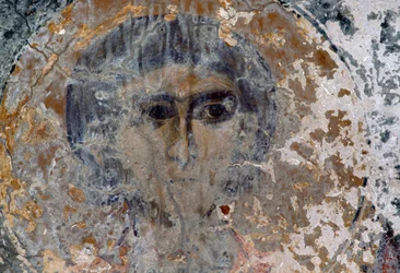Mannsfigur, skadet freskomaleri i kirken Metamorphosis Sotiros, Voutas, Kreta, Hellas (bilde)