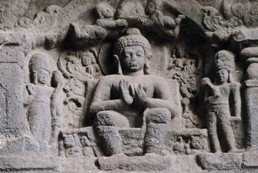 Relieff som viser Buddha, Karla-hulene, Maharashtra, India, 2. århundre.
