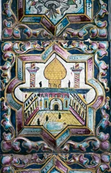 Utsikt over moskeen, polykrome flisedekorasjoner i Tekyeh Mo'aven ol-Molk, Kermanshah, Iran