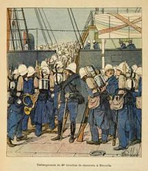 Krigen på Madagaskar-Anekdotisk historie om de franske ekspedisjonene 1885-1895 av Henri Galli dit Galllichet (1854-1922), illustrert av Louis Bombled (1862-1927): Innskipning av den 40. jagerbataljonen i Marseille for Madasgascar i 1895, privat colle