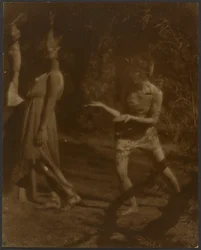 [Dansere i en positur]