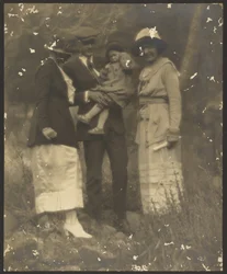 [Portrett av en familie]