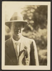 [Ung mann med fedora]