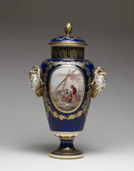 Vase (myklimt porselen med maling og forgylt)