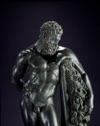 Gresk kunst: «Herakles i hvile», detalj. Bronseskulptur tilskrevet Lysippos fra Sikyon (395-305 f.Kr.), 4. århundre f.Kr. Fra Hercules Curinus-helligdommen i Sulmona. Det nasjonale arkeologiske museet, Chieti, Italia