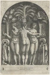 Three Graces står i en nisje foran tre palmetrær og flankert av mugger som det renner vann fra.