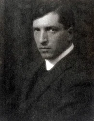 Halvlengde portrett av maleren Pietro Marussig, 28/11/1923 (s/hvitt foto)