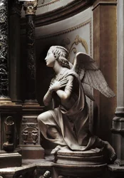Angel in Adoration Marmorskulptur av Matteo Civitali (1436-1501)