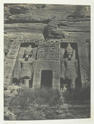 Ibsamboul, Entrance to Speos of Hathor, Nubia, 184951, trykt 1852.