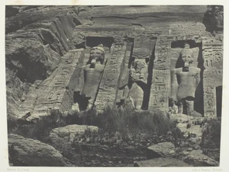 Ibsamboul, den sørlige delen av Speos av Hathor; Nubia, plate 110 fra albumet «Egypt, Nubia, Palestina og Syria» (1852)