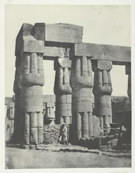 Luxor, Gruppe av kolonner i palasset, Theben, 184951, trykt 1852.