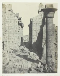 Karnak-palasset, Bubastittenes domstol og hovedinngangen til Hypostyle Hall, Theben, 184951.