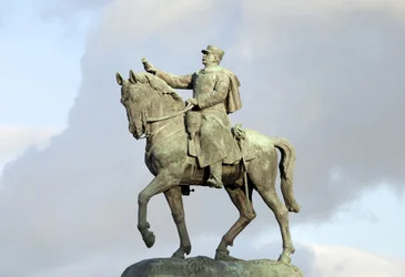 Rytterstatue av Joseph Joffre (1852–1931), militær, marechal av Frankrike, fransk kommandant i slaget ved Marne under første verdenskrig, bronseskulptur av Maxime Real del Sarte (1888–1954),