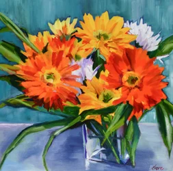 Fargerikt blomsterarrangement