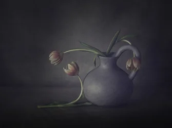 Stemningsfullt stilleben med tulipaner
