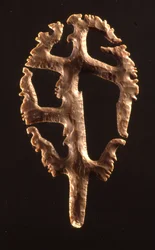 Eksentrisk flint plassert i dedikasjon ned Hieroglyphic Stairway, Copan, Late Classic Period (600-900) (flint)