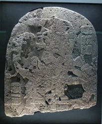 Panelfragment med linjal, Peten-området, Senklassisk periode, 600-900 e.Kr