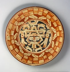 Tallerken, ca. 600-800 (keramikk med rød, oransje og svart på hvit slip-maling)