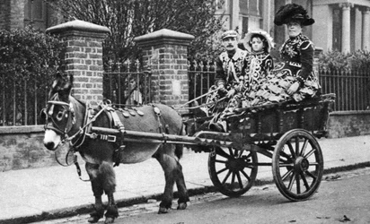 Pearly-familien i deres esel-trukne moke, London, 1926-1927