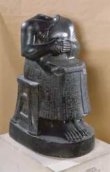 Hodeløs statue av prins Gudea (2170-2130 f.Kr.) som arkitekt, fra Telloh (det gamle Gersu), 2100-2000 f.Kr.
