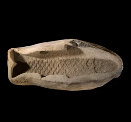 Mesopotami: terrakottaform i form av fisk. Rundt 1800 f.Kr. Fra de kongelige rettene til Palace of King Zimri Lim at Mari. Paris, Louvre-museet