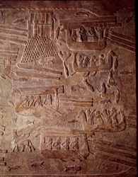Mesopotamia: maritim scene som representerer transport av tømmer til Libanon. Detalj av en lavrelieff albaster fra Khorsabad (Khunsabad). Regne av Sargon II. 710 f.Kr. Paris, Louvre-museet