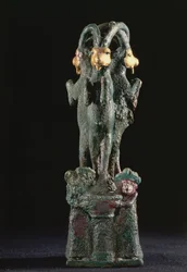 Hellig tre dannet av tre geiter, fra Larsa, sørlige Mesopotamia, ca. 1750 f.Kr. (bronse og gull)