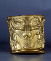 Ancient Art Oriental: Electrum-kopp som representerer et monster med sammenflettede drivhus, rundt 1200 f.Kr. Fra Nord-Iran. Paris, Musée du Louvre