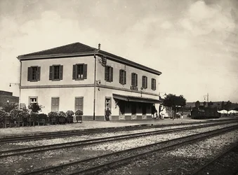Building an Empire i den fascistiske tidsalderen: Jernbanestasjonen i Asmara, 09.05.1936 (s/hvitt-bilde)