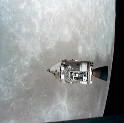 Apollo 15 kommando- og servicemoduler i månebane, 1971.