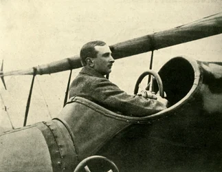 Flyløytnant C. H. Collet, R.N., D.S.O., c1914, c1920.