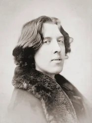 Oscar Wilde, tidlig på 1880-tallet (s/hvitt-bilde)