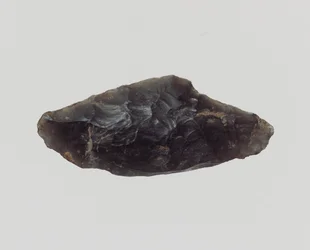 Flintpilspiss, 5.–4. årtusen f.Kr. (stein)