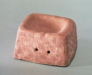 Vasestøtte brukt som parfymebrenner, Chasseen Culture, 3000-2500 f.Kr. (keramikk)