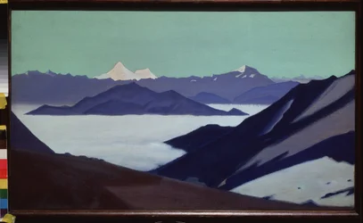 Himalaya (Tibet). Tåke i fjellet. (Himalaya. Tåke i fjellene). Verk av Nicholas Roerich (1874-1947), tempera på lerret, før 1936. Russisk kunst, 1900-tallet, symbolikk. Statens russiske museum, St. Petersburg.