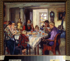Nye huseiere, stor familie ved bordet og drikker te i det nye huset sitt, beg 1900-tallet (olje på tre)