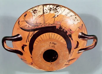 Attisk kopp med svart figur som viser greske seilskip, ca. 520 f.Kr. (keramikk)