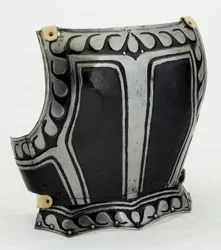Bakplate, ca. 1580 (lakkert stål med moderne skinn)