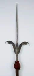 Friuli Spear (stål, tre og stoff med spor av forgylling)