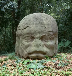 Colossal Head 4, før-klassisk periode