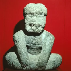 Statue, førklassisk periode (stein)