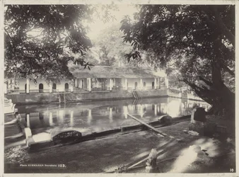 Badeanlegg med galleri, muligens i Surabaya