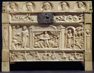 Paleochretian Art: Relikvieskrin (lipsanotheque) dekorert av scener fra Det gamle og nye testamente i nedre relieffer. 4. århundre Fra klosteret Santa Giulia, Italia. Brescia, kristent museum