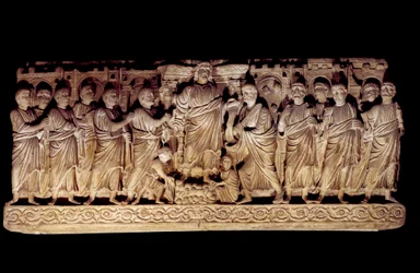 Paleokretisk kunst: utskåret sarkofag som representerer Kristus med apoterne. fra Basilica of St. Peter i Roma, mausolee of the Anicii. 390-400 e.Kr. Paris, Louvre-museet