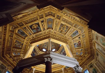 Utsikt over hvelvet inne i det paleokristne dåpskapellet San Giovanni in Laterano (St. John Laterano) (Lateranbaptisteriet eller San Giovanni in Fonte), bygget rundt 440. Roma