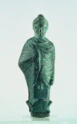 Shami kvinnelig figur, gjenvunnet fra det ødelagte tempelet i byen Nehavand (kjent som Laodicea), Iran (bronse)