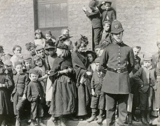 En politimanns begravelse i London, 1894