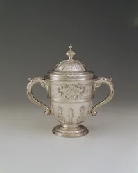 Tohåndskopp og lokk, 1730-31